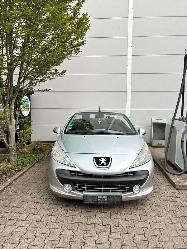 Silber Gebraucht 2009 Peugeot 207 CC Cabrio | 2.000 € (Fairer Preis) - Bild 1/4