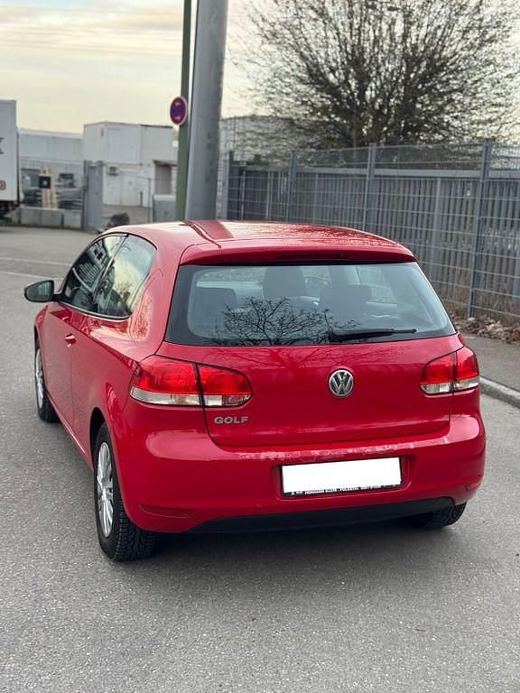 Gebraucht VW Golf VI 80 PS (58 kW) 2011 Rot Kleinwagen
