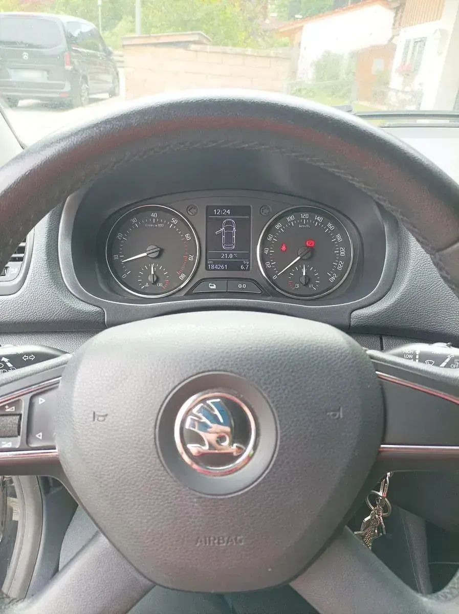 Gebraucht Skoda Fabia Elegance 86 PS (63 kW) 2013 Schwarz Kleinwagen