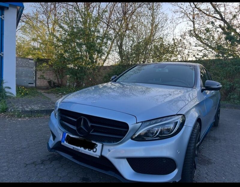 Blau Gebraucht 2016 Mercedes C250 AMG line Limousine | 23.990 € (Etwas zu teuer) - Bild 1/4