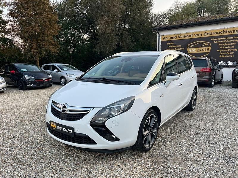 Weiß Gebraucht 2013 Opel Zafira Tourer Innovation Van / Kleinbus | 9.800 € (Fairer Preis) - Bild 1/4