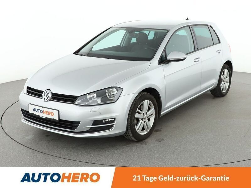Silber Gebraucht 2016 VW Golf VII Allstar Limousine | 13.950 € (Guter Preis) - Bild 1/3
