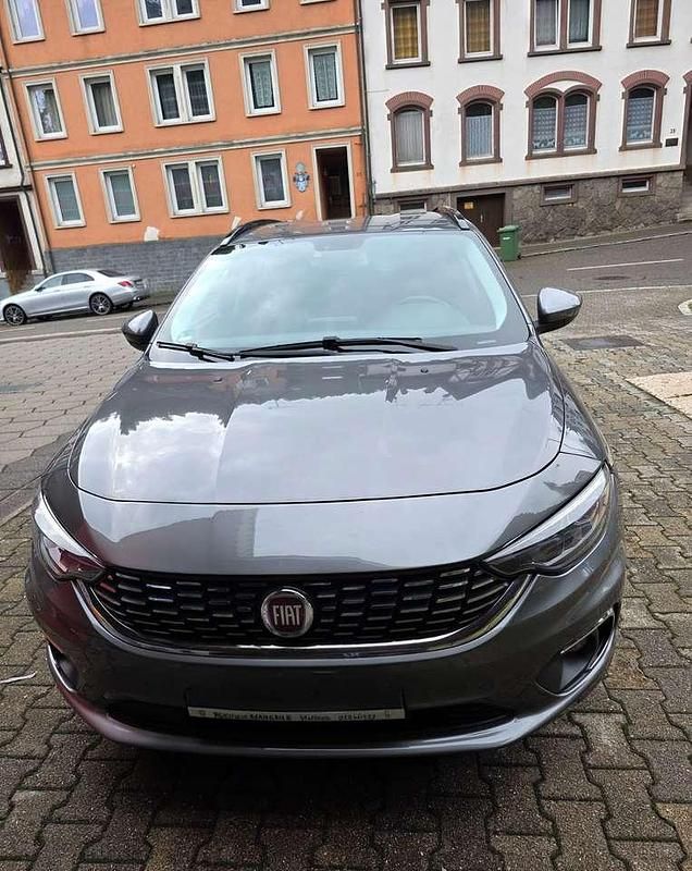 Grau Gebraucht 2016 Fiat Tipo Kombi | 8.500 € (Guter Preis) - Bild 1/4