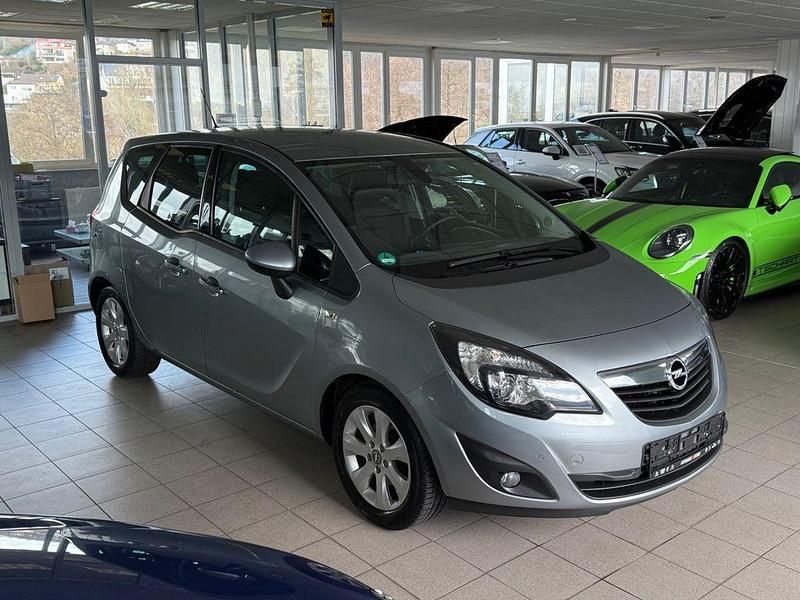 Gebraucht Opel Meriva Design Edition 120 PS (88 kW) 2012 Silber Van / Kleinbus