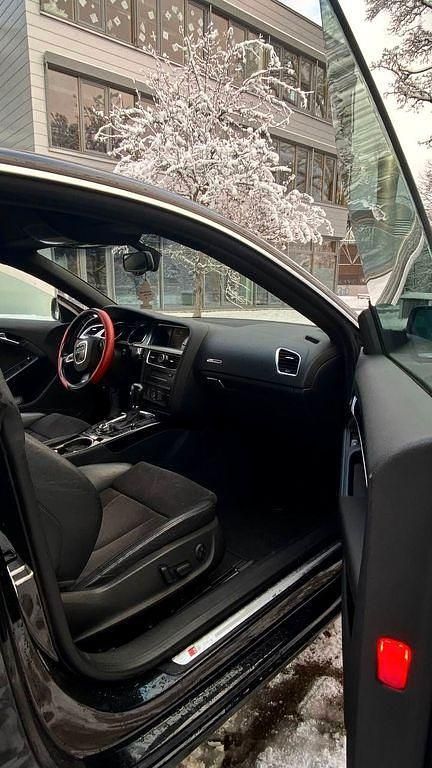 Second-hand Audi A5 S-Line 190 CP (139 kW) 2011 Negru Coupe