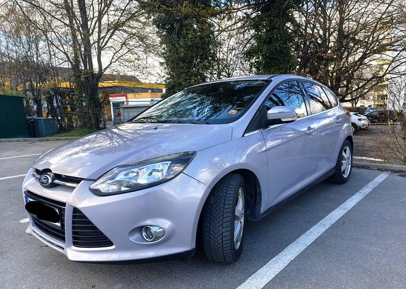Second-hand Ford Focus 116 CP (85 kW) 2012 Argintiu Berlinǎ