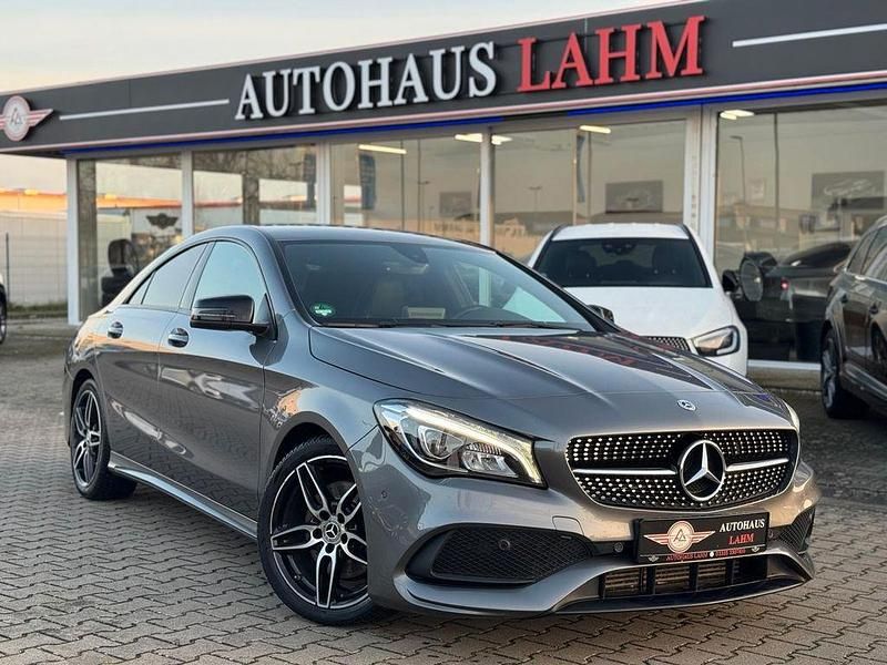 Grau Gebraucht 2017 Mercedes CLA220 AMG line Limousine | 21.990 € (Fairer Preis) - Bild 1/4