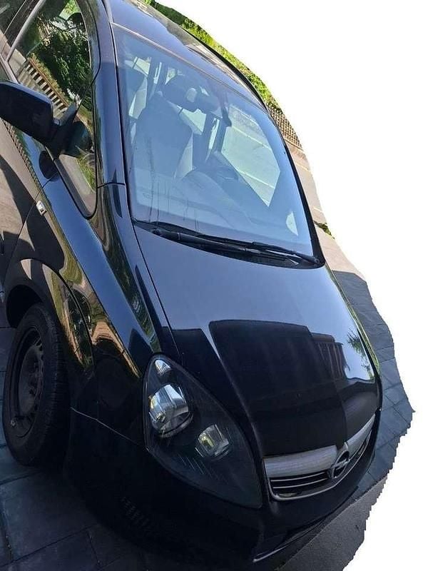Schwarz Gebraucht 2013 Opel Zafira Tourer Edition Van / Kleinbus | 6.799 € (Superpreis) - Bild 1/4