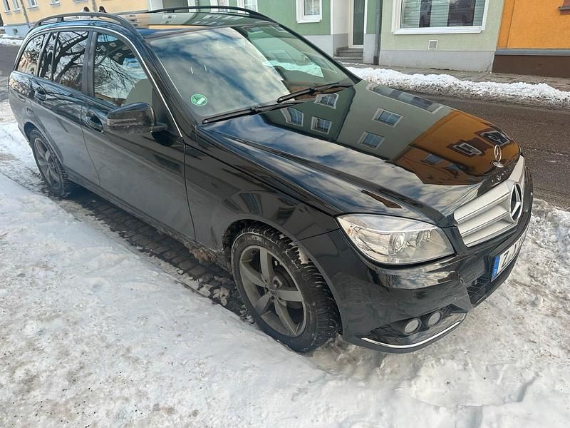 Schwarz Gebraucht 2010 Mercedes C200 Kombi | 3.200 € - Bild 1/4