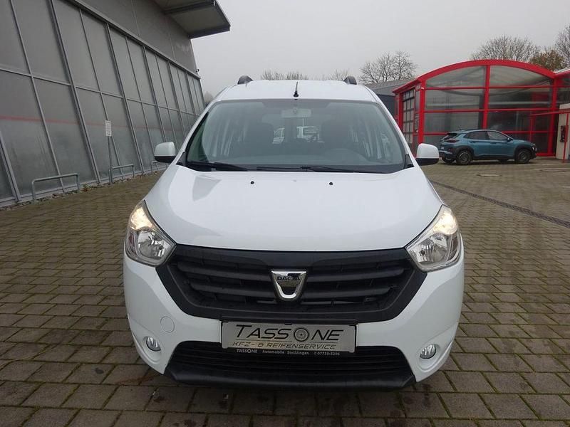 Gebraucht Dacia Dokker Basis 102 PS (75 kW) 2017 Weiß Van / Kleinbus