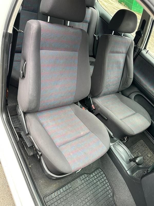 Weiß Gebraucht 1999 VW Polo Limousine | 1.600 € (Fairer Preis) - Bild 1/4