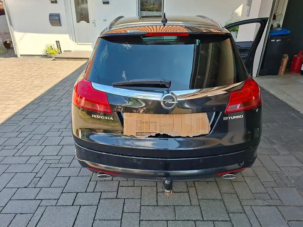 Gebraucht Opel Insignia 194 PS (142 kW) 2013 Schwarz Kombi