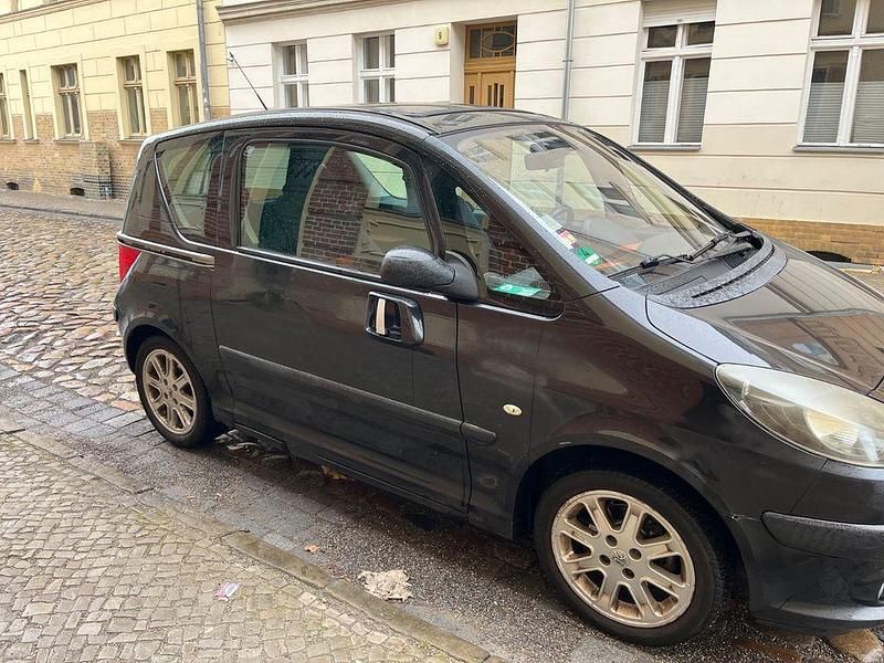 Gebraucht Peugeot 1007 Tendance 88 PS (64 kW) 2006 Schwarz Van / Kleinbus