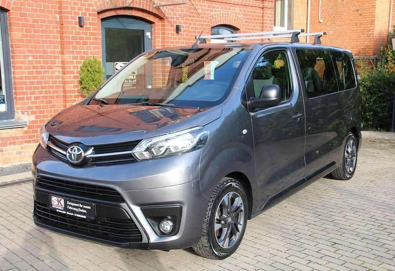 Gebraucht Toyota Proace Comfort 150 PS (110 kW) 2018 Grau Van / Kleinbus