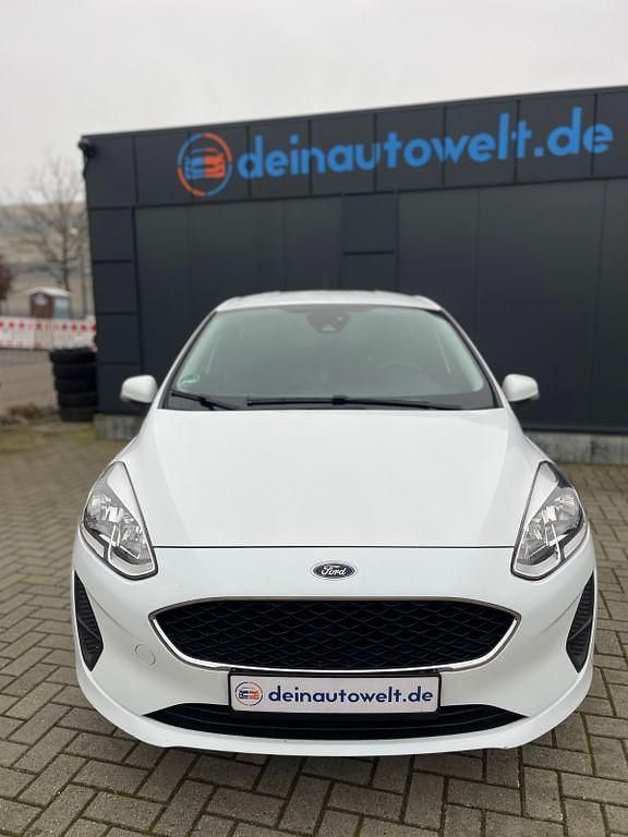 Gebraucht Ford Fiesta Trend 71 PS (52 kW) 2018 Weiß Kleinwagen