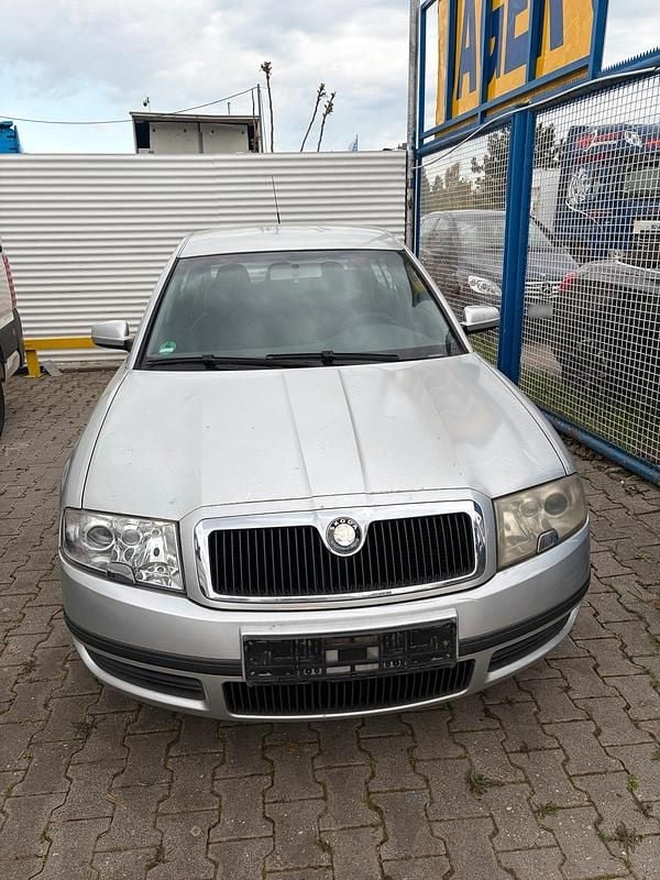 Gebraucht Skoda Superb 150 PS (110 kW) 2003 Silber Limousine