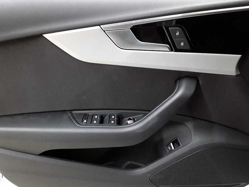 Gebraucht Audi A4 Advanced 204 PS (150 kW) 2024 Florettsilber metallic Kombi