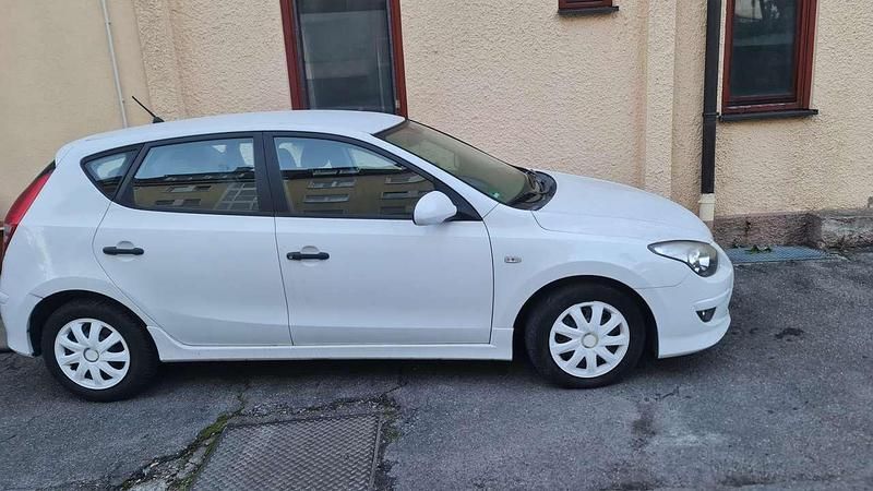 Gebraucht 2011 Hyundai i30 Style Limousine | 3.200 € (Fairer Preis) - Bild 1/4