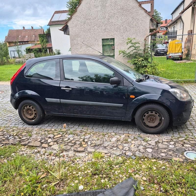 Blau Gebraucht 2007 Ford Fiesta Kleinwagen | 300 € (Superpreis) - Bild 1/4