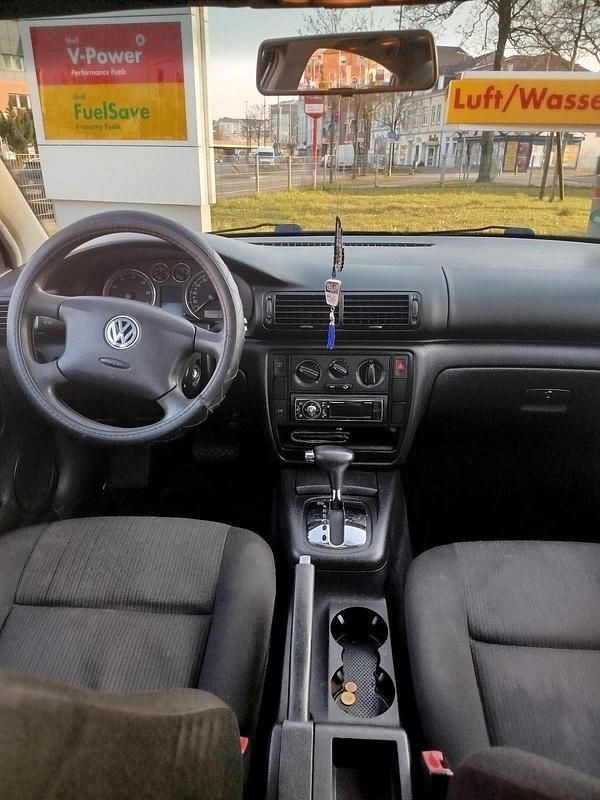 Gebraucht VW Passat 2001 Grün Limousine