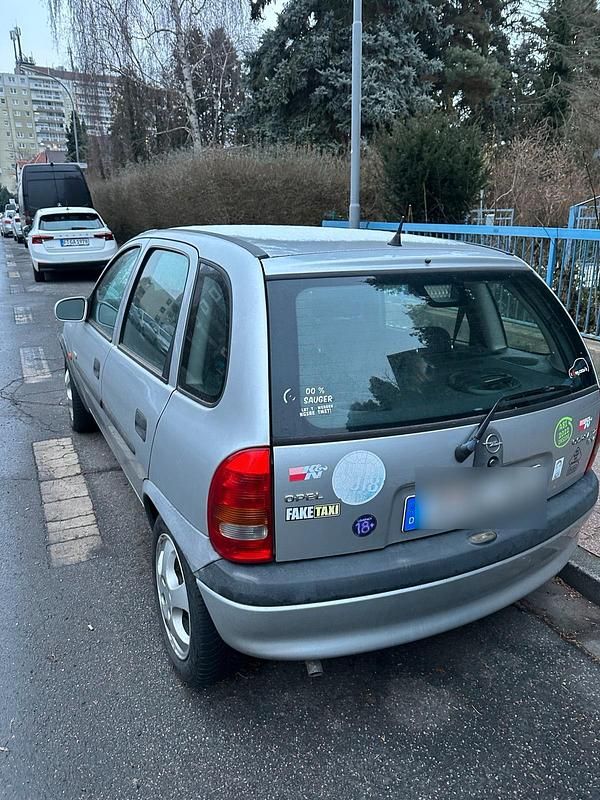 Gebraucht Opel Corsa 65 PS (47 kW) 2000 Silber Kleinwagen