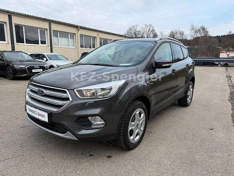Gebraucht Ford Kuga Trend 120 PS (88 kW) 2018 Grau SUV