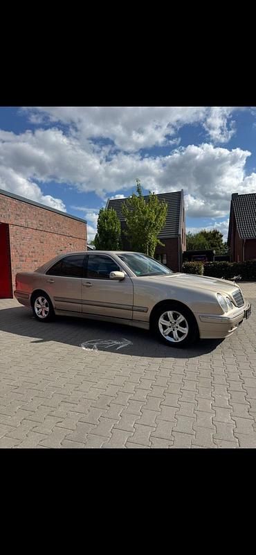 Gebraucht Mercedes 220 2000 Gold Limousine