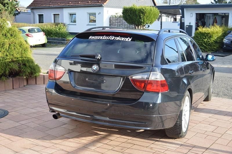 Gebraucht BMW 320 163 PS (119 kW) 2007 Schwarz Kombi