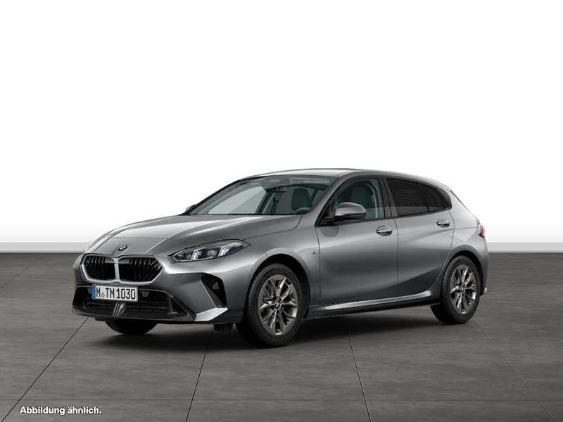 Skyscraper grau metallic Gebraucht 2025 BMW 120 Shadowline Kleinwagen | 34.454 € (Fairer Preis) - Bild 1/4