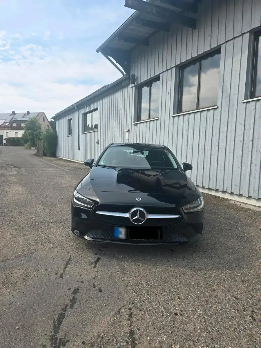 Gebraucht Mercedes CLA180 136 PS (100 kW) 2022 Schwarz Coupé
