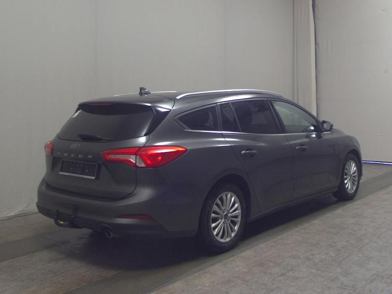 Gebraucht Ford Focus Titanium 125 PS (91 kW) 2020 Grau Kombi