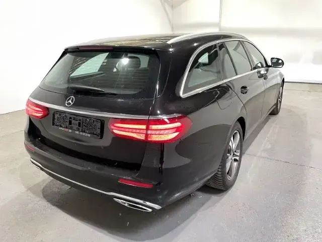 Gebraucht Mercedes E200 Avantgarde 197 PS (144 kW) 2020 Schwarz Kombi