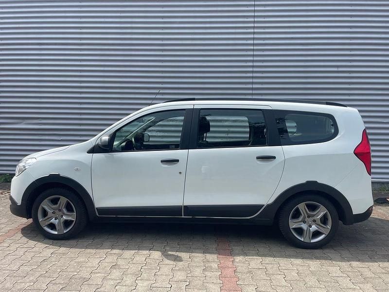 Gebraucht 2022 Dacia Lodgy Stepway Van / Kleinbus | 10.900 € (Fairer Preis) - Bild 1/4