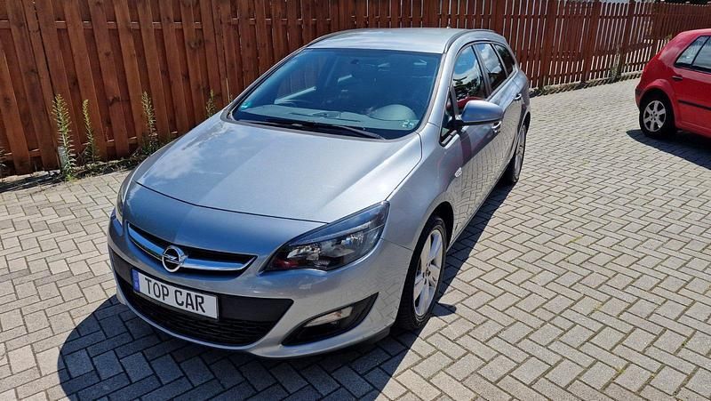 Silbersee/silver lake Gebraucht 2014 Opel Astra Energy Kombi | 7.600 € (Etwas zu teuer) - Bild 1/4