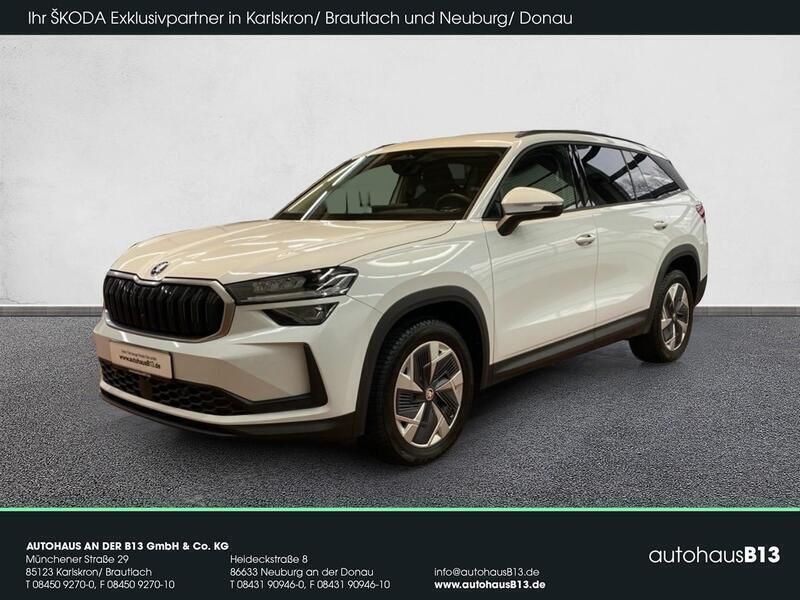 Moonweiss metallic (weiß) Gebraucht 2024 Skoda Kodiaq Selection SUV | 43.250 € - Bild 1/4