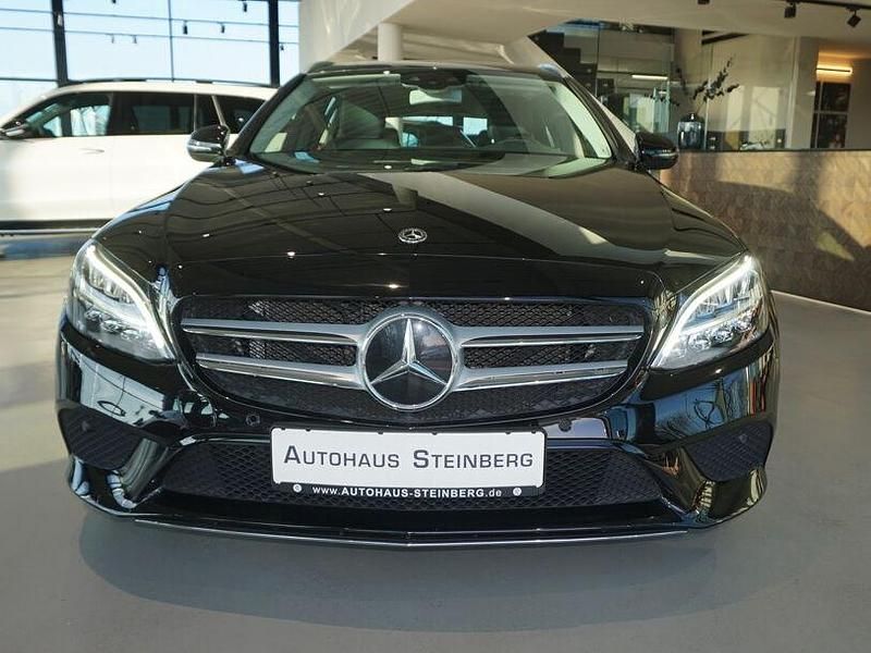 Gebraucht Mercedes C180 156 PS (114 kW) 2020 Schwarz (metallic) Kombi