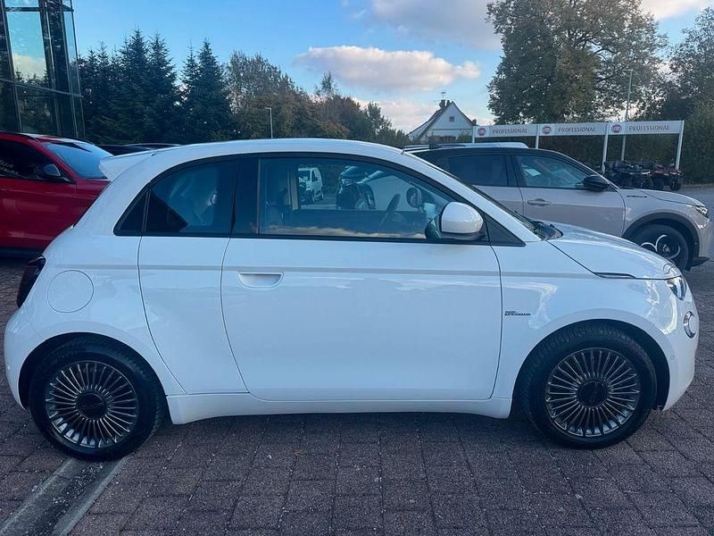 Gebraucht Fiat 500e Icon 86 kW (118 PS) 2022 Weiß Limousine