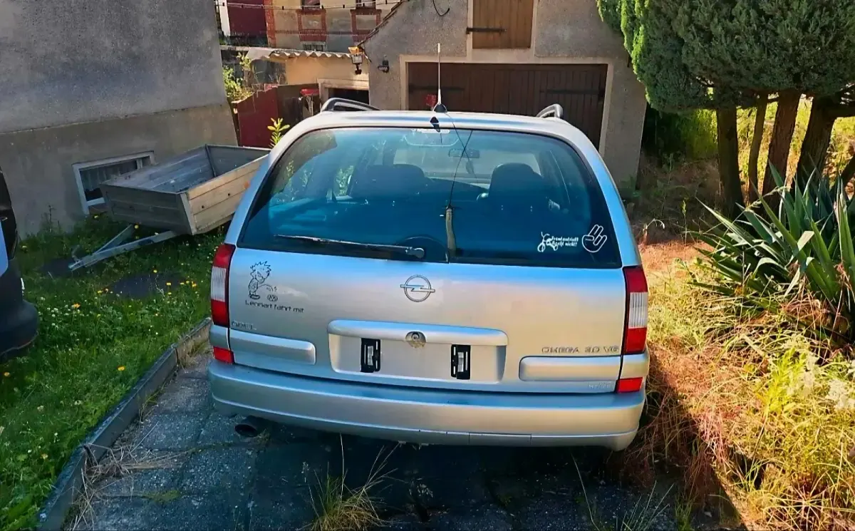 Gebraucht Opel Omega Executive 211 PS (155 kW) 2001 Silber Kombi