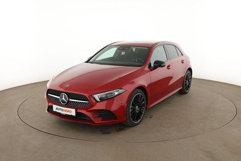 Usado Mercedes A250 AMG line 102 CV (75 kW) 2021 Berlina