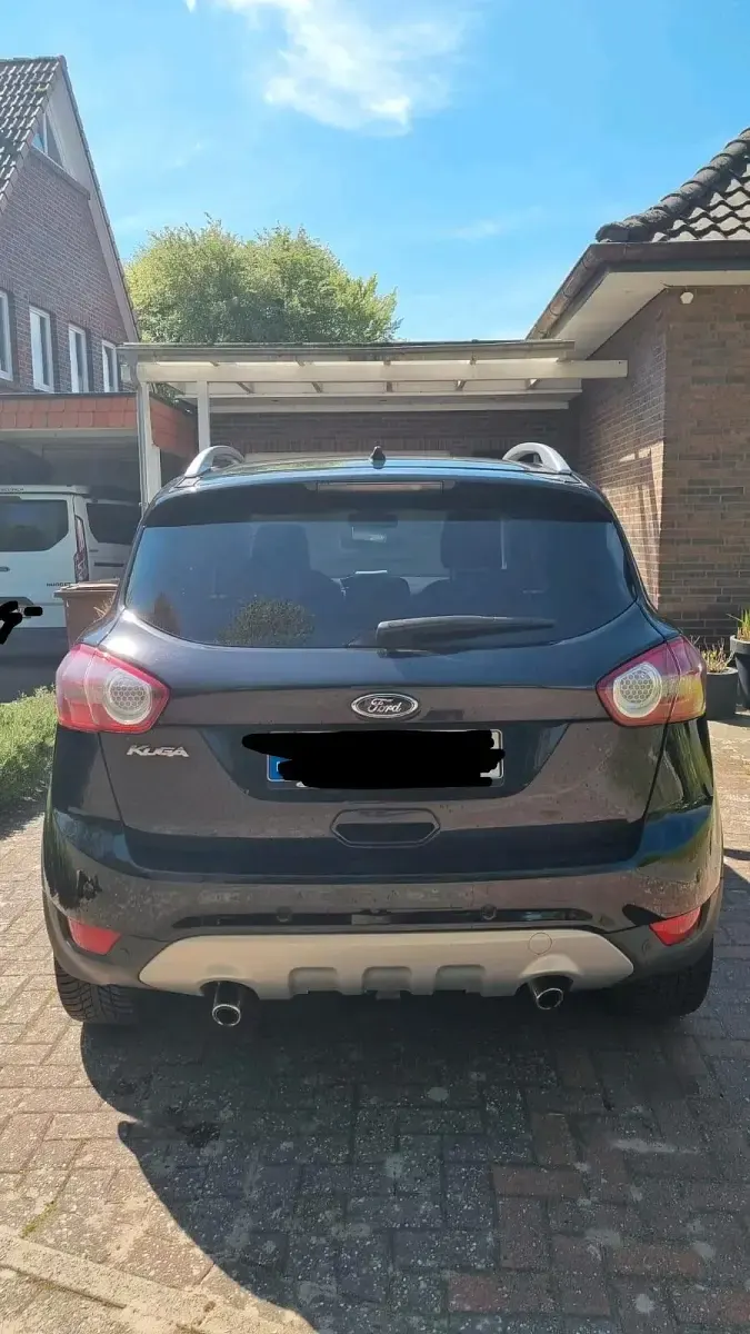 Gebraucht Ford Kuga 140 PS (102 kW) 2011 Schwarz SUV
