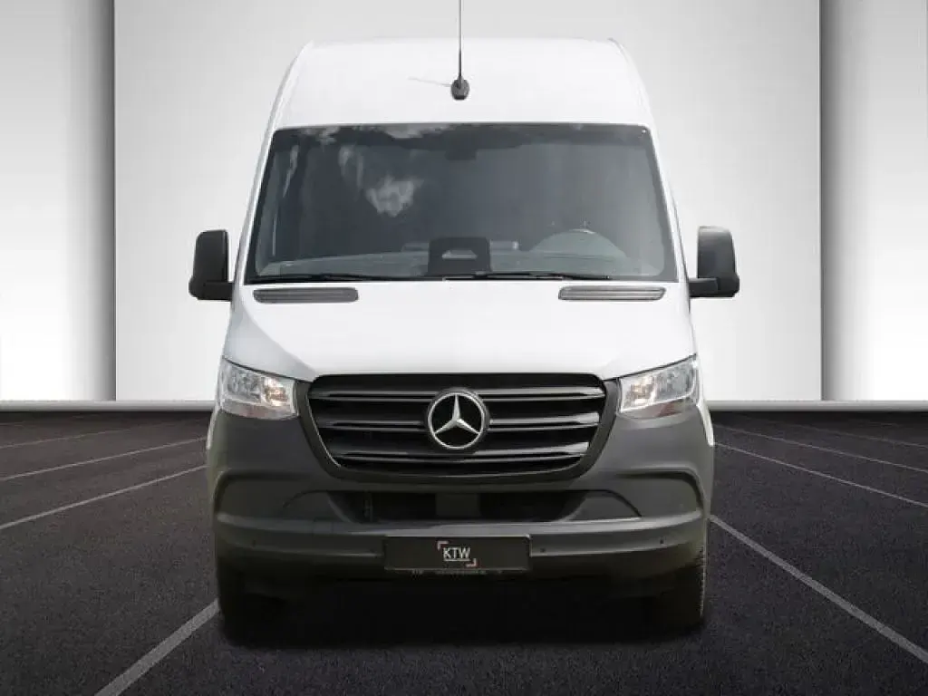 Gebraucht Mercedes Sprinter 170 PS (125 kW) 2025 Arktikweiss Van