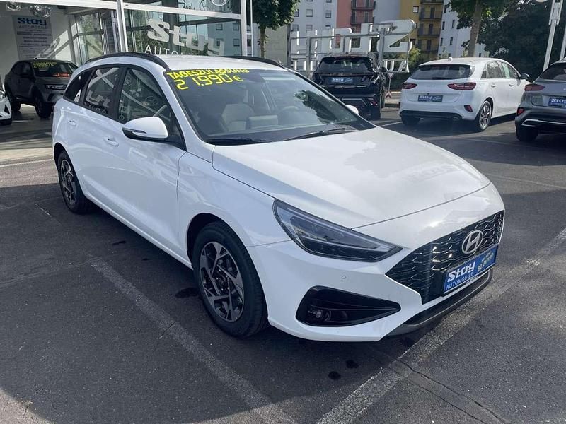 Weiß atlas white Neu 2025 Hyundai i30 Kombi | 21.990 € (Fairer Preis) - Bild 1/4