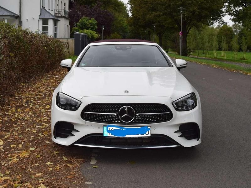 Weiß Gebraucht 2021 Mercedes E300 AMG Cabrio | 45.000 € (Fairer Preis) - Bild 1/4