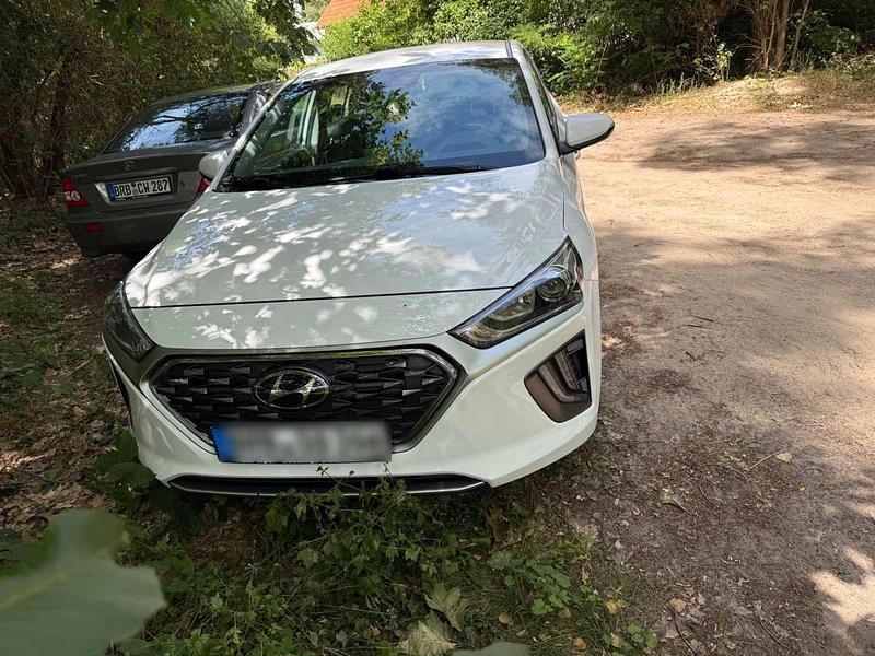 Weiß Gebraucht 2022 Hyundai Ioniq Limousine | 18.000 € (Guter Preis) - Bild 1/4