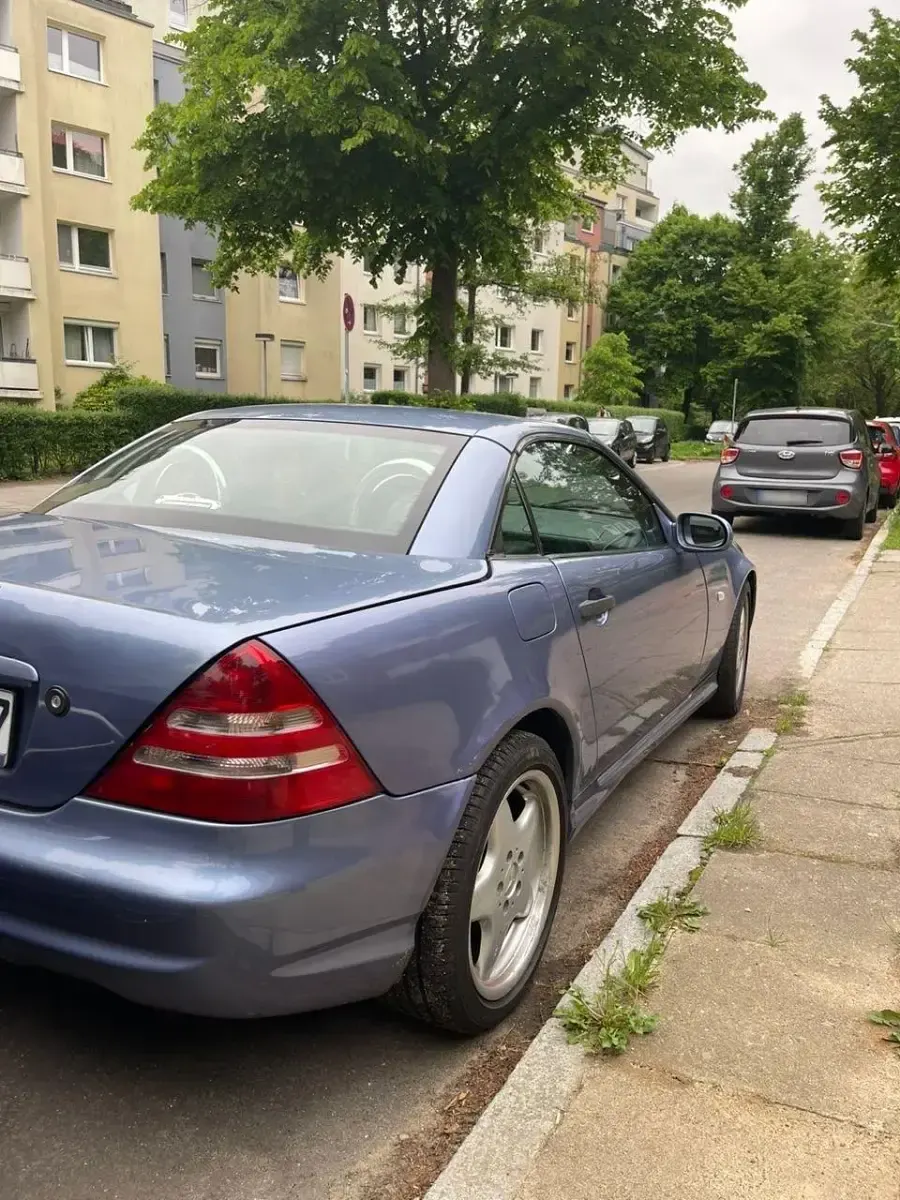 Gebraucht Mercedes SLK200 163 PS (119 kW) 1998 Blau Cabrio