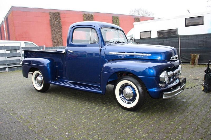 Blau Gebraucht 1951 Ford V8 SUV | 32.900 € - Bild 1/4