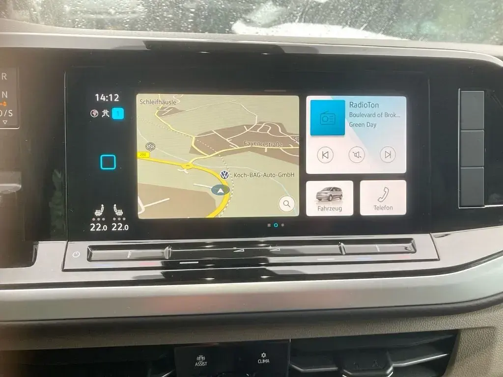Gebraucht VW Multivan Life 150 PS (110 kW) 2023 Silber Van / Kleinbus