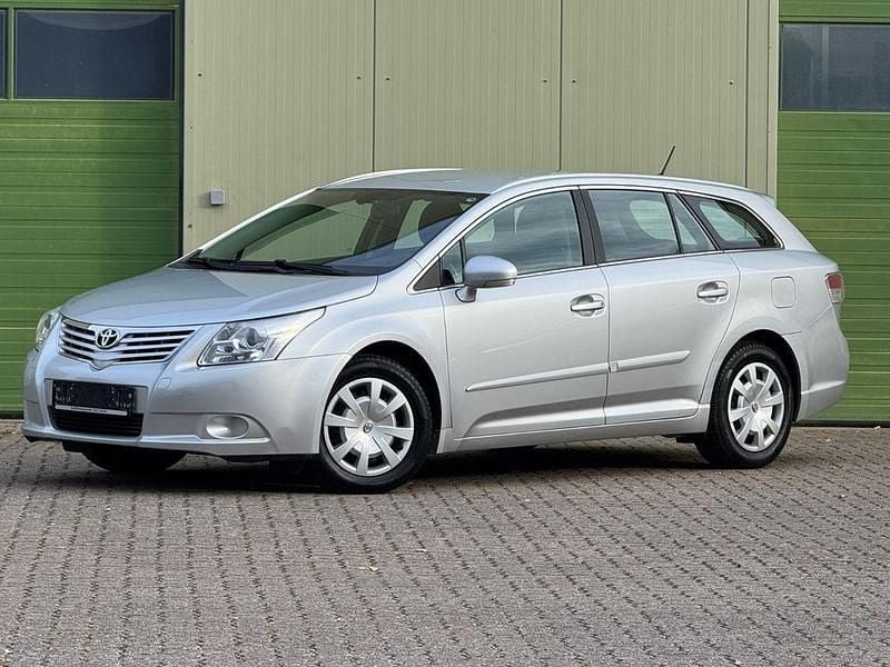 Silber Gebraucht 2009 Toyota Avensis Sol Kombi | 4.995 € (Guter Preis) - Bild 1/4