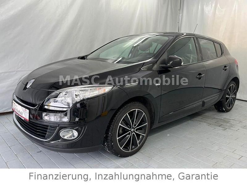 Schwarz Gebraucht 2013 Renault Mégane Bose Edition Limousine | 6.999 € (Etwas zu teuer) - Bild 1/4