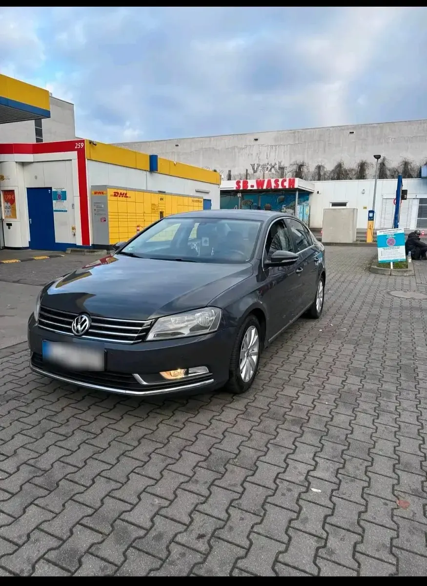 Usata VW Passat 160 CV (117 kW) 2011 Grigio Berlina